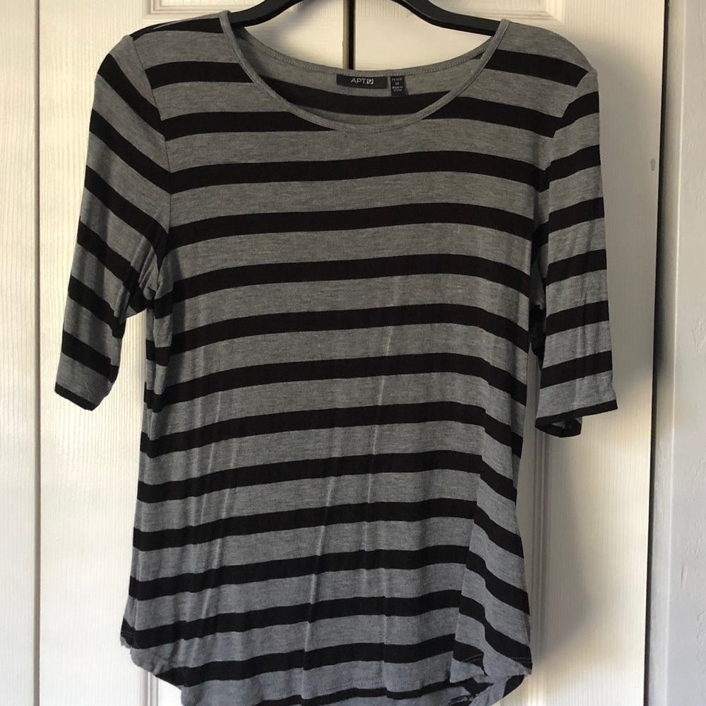Black & gray stripped shirt.